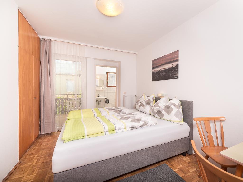 Gästehaus Genf Velden am Wörthersee Zimmer foto